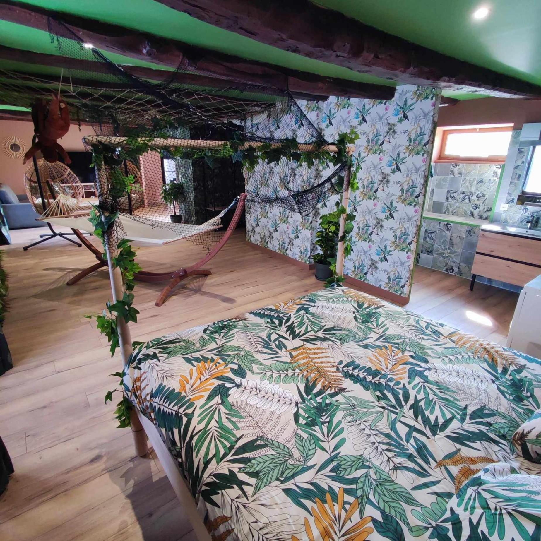 L'Evasion Jungle Apartment Saint-Pierre-de-Plesguen Exterior photo